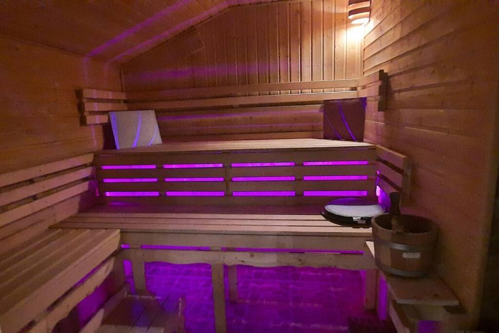 Bungalow Mit Sauna In Einer Ruhige Wald Lage. Grossnaundorf Bagian luar foto